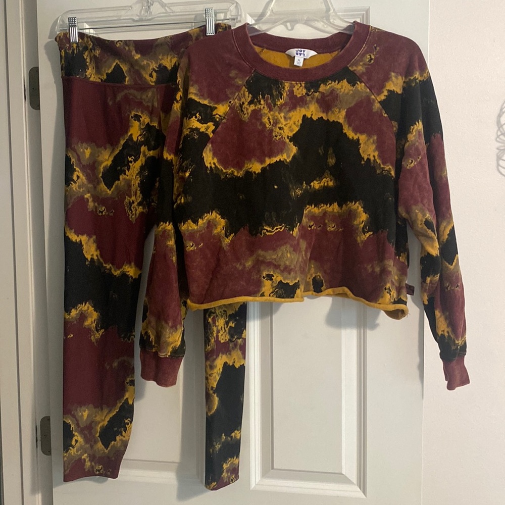 Marble Maroon Matching Set: Athletic/Leisure